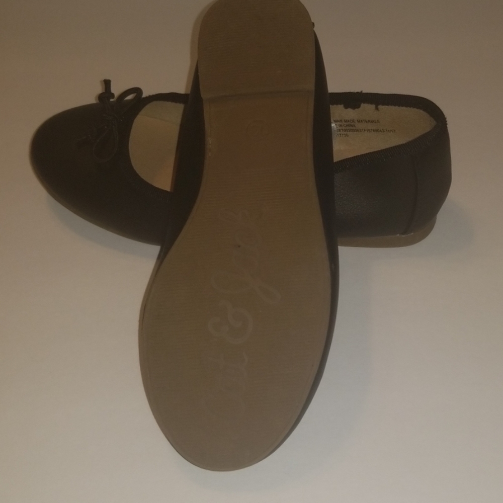 Shoe - Picture 3 of 4
